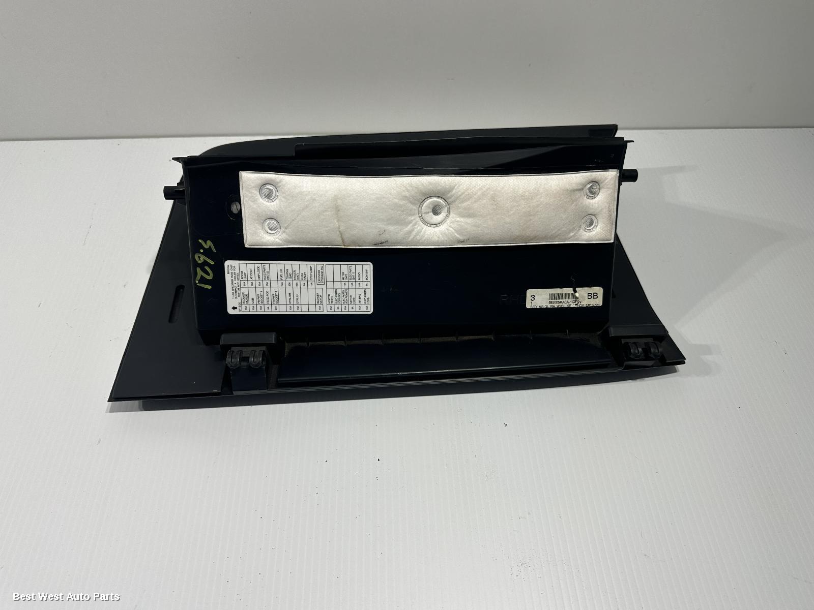 2023 NISSAN NAVARA Glove Box