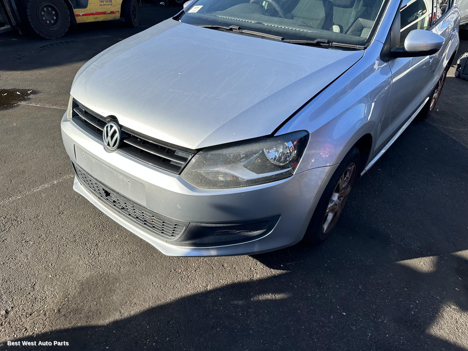 2011 VOLKSWAGEN POLO Grille