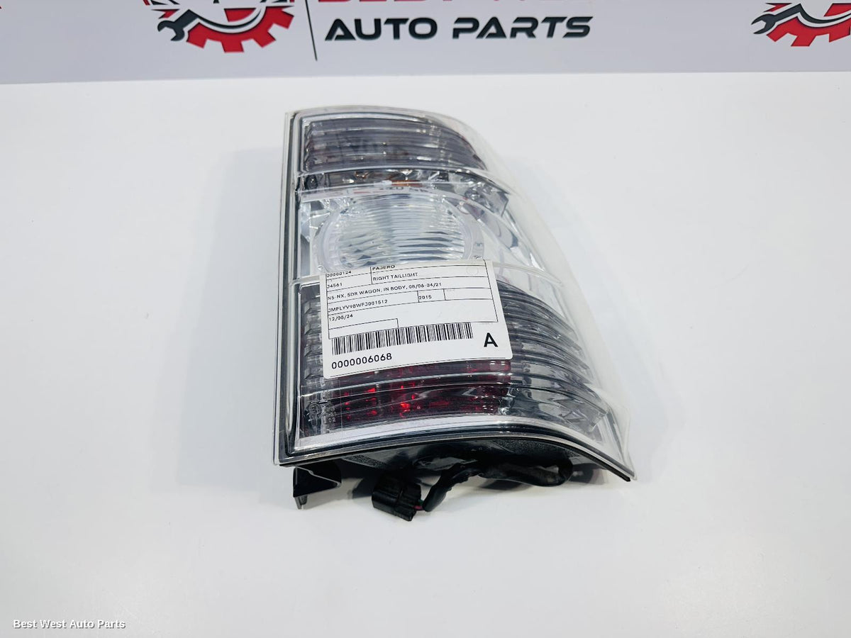 2015 MITSUBISHI PAJERO Right Taillight