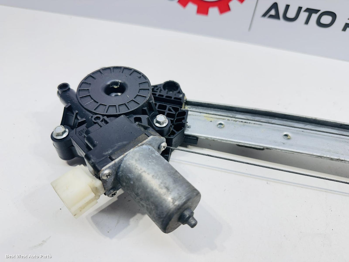 2023 SUZUKI VITARA Right Front Window Reg/Motor