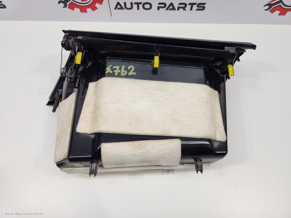 2017 TOYOTA HILUX Glove Box