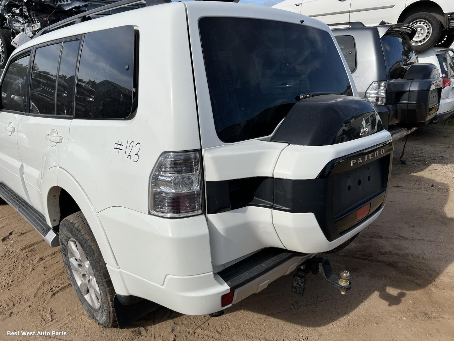 2015 MITSUBISHI PAJERO Fan Shroud