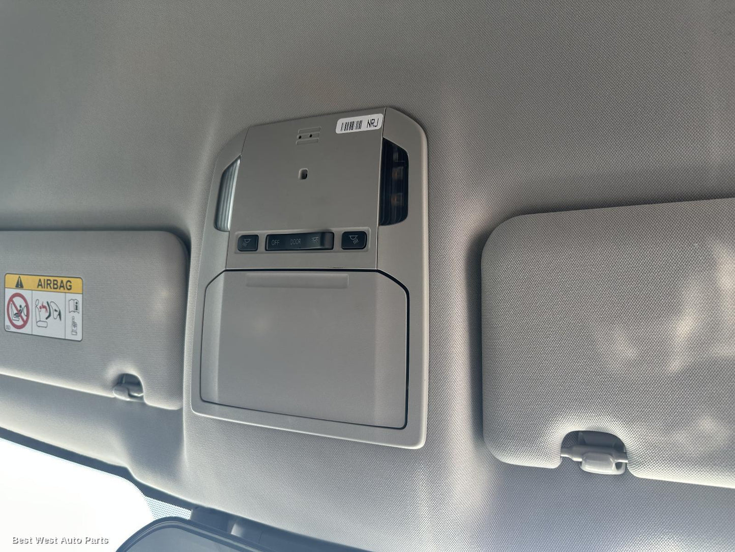 2022 TOYOTA KLUGER Courtesy Light