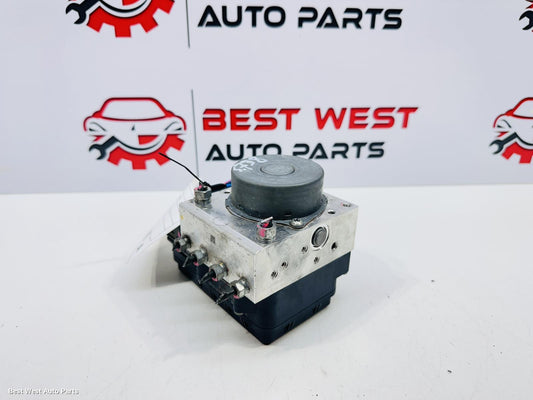 2017 TOYOTA COROLLA Abs Pump/Modulator