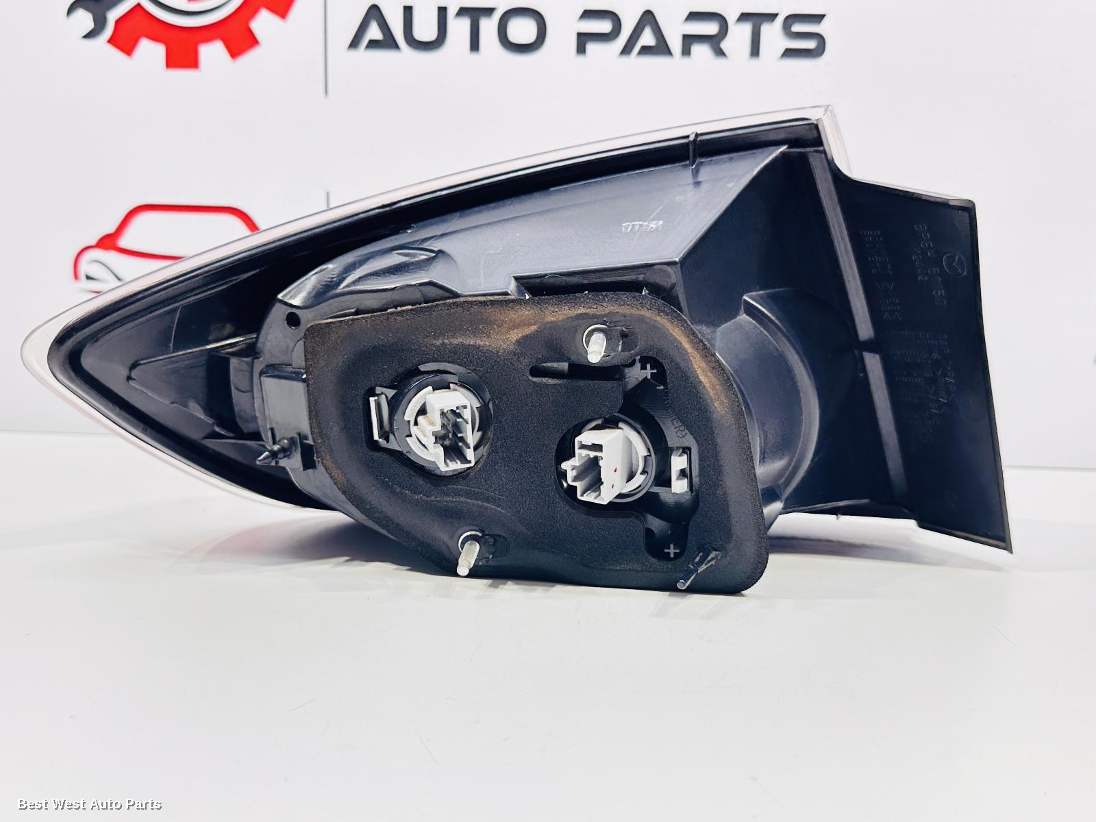2008 MAZDA 3 Right Taillight