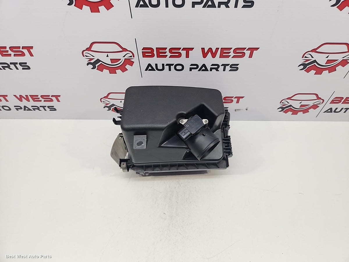 2014 TOYOTA COROLLA Air Cleaner/Box