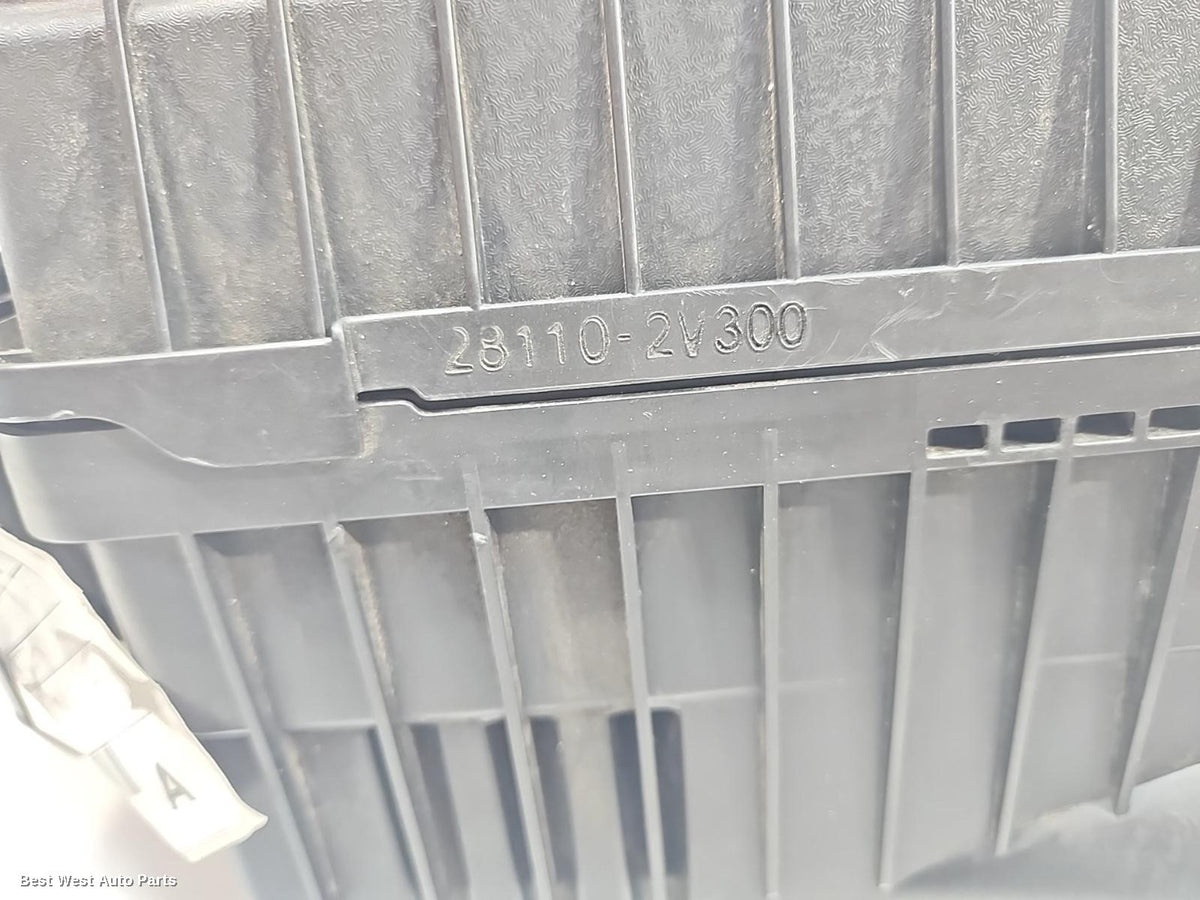 2014 HYUNDAI VELOSTER Air Cleaner/Box