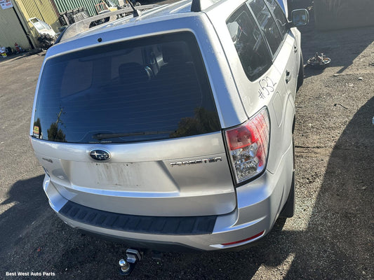 2010 SUBARU FORESTER Left Front Door