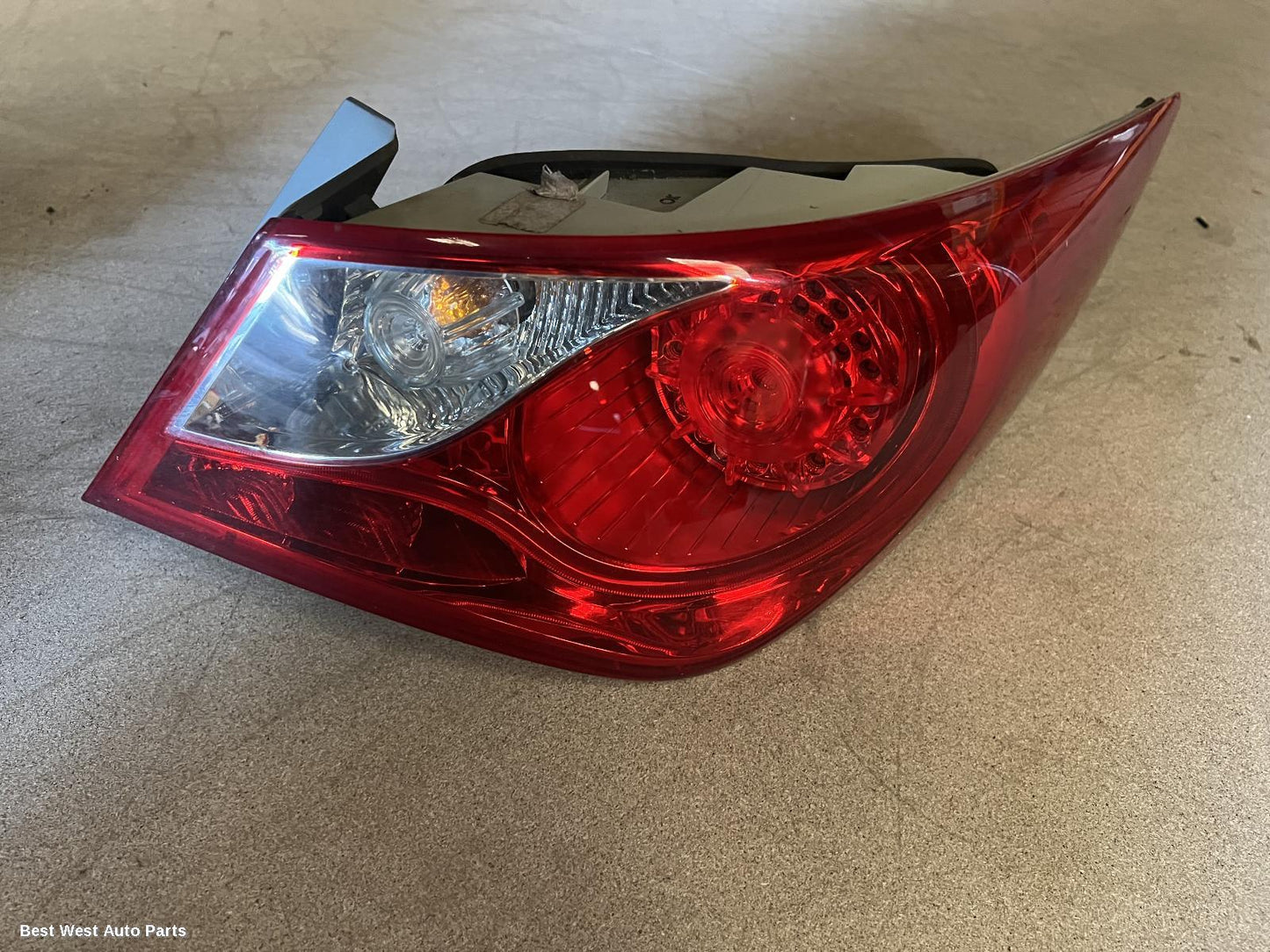 2012 HYUNDAI ELANTRA Right Taillight