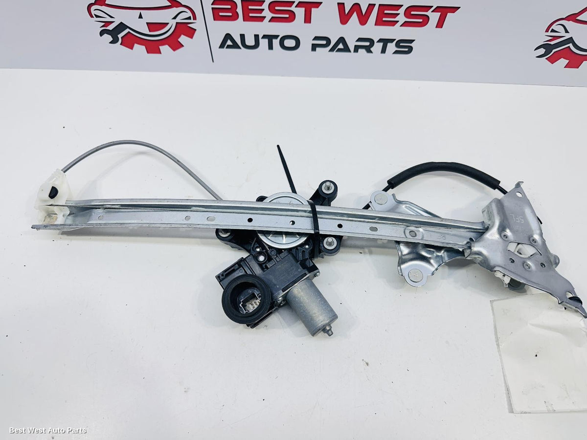2022 TOYOTA COROLLA Left Front Window Reg/Motor