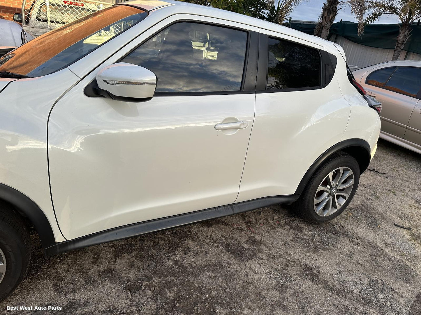 2015 NISSAN JUKE Left Front Door Window