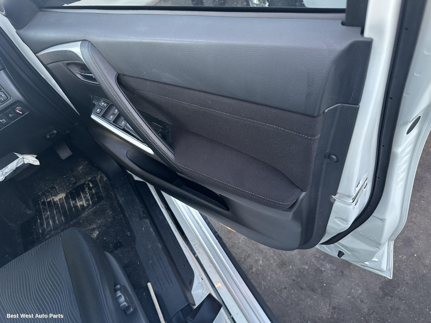 2025 MITSUBISHI PAJERO Door Trim
