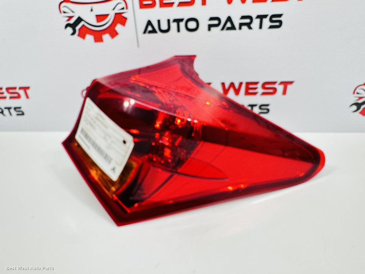 2013 TOYOTA COROLLA Right Taillight
