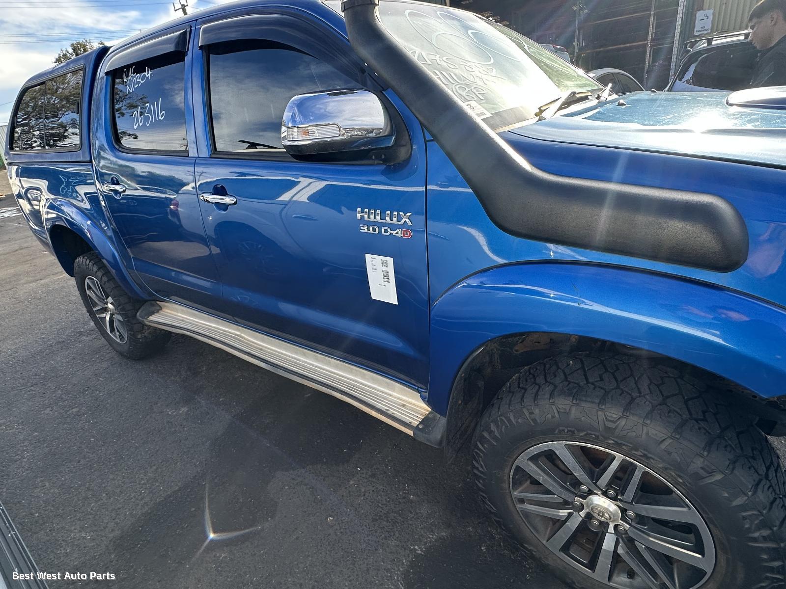 2015 TOYOTA HILUX Right Front Door Window
