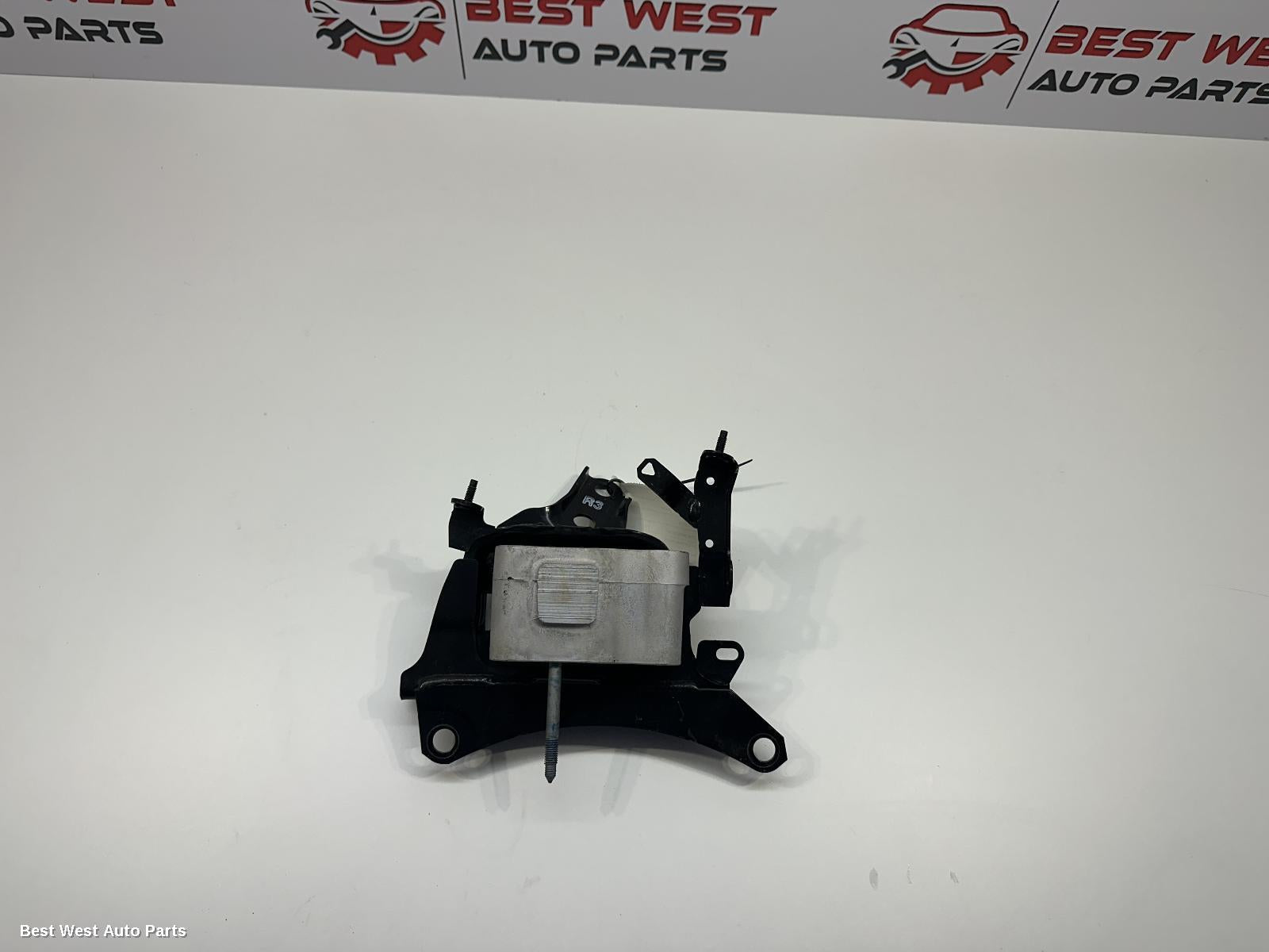 2022 TOYOTA COROLLA Mount