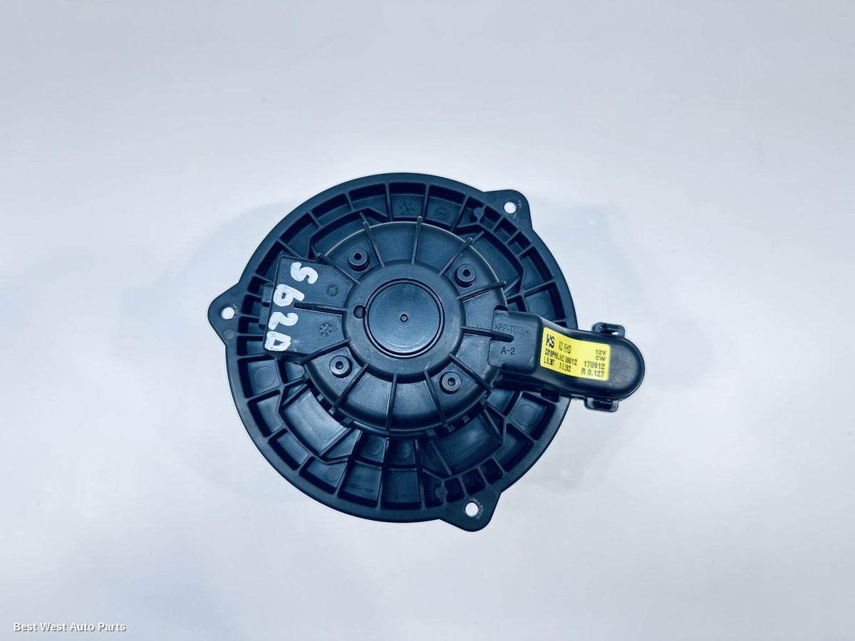 2018 HYUNDAI I30 Heater Fan Motor