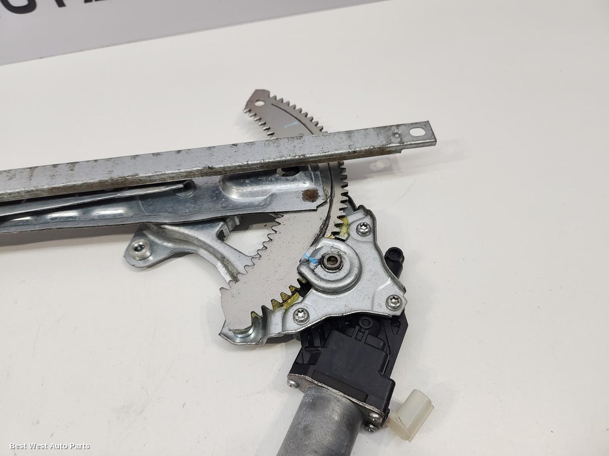 2020 MITSUBISHI TRITON Left Front Window Reg/Motor