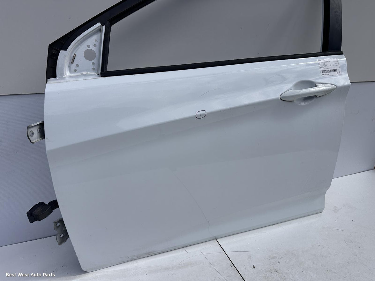 2014 HYUNDAI ACCENT Left Front Door