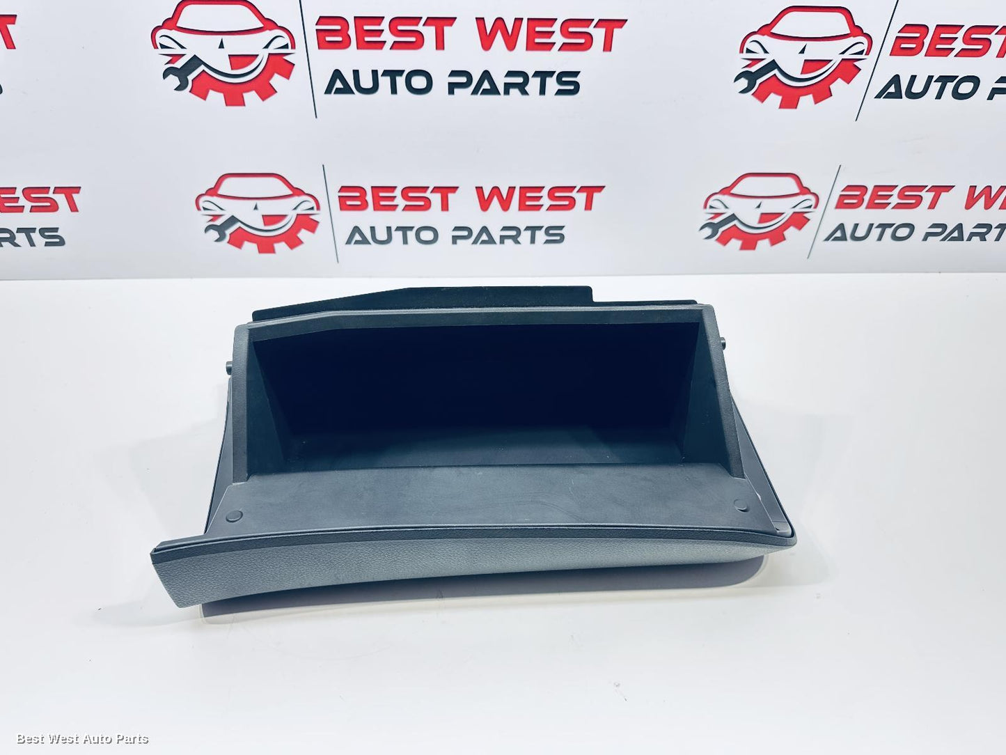 2024 NISSAN NAVARA Glove Box