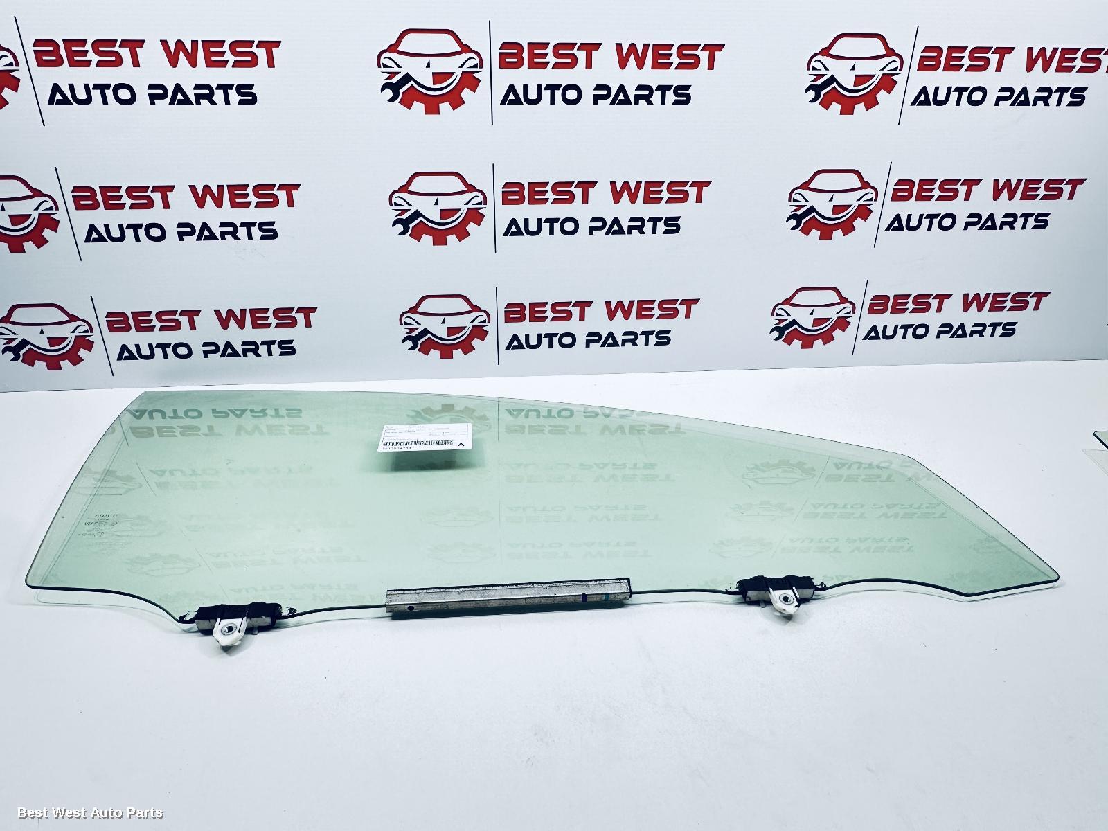 2018 TOYOTA COROLLA Right Front Door Window