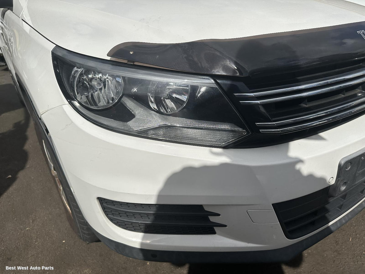 2012 VOLKSWAGEN TIGUAN Right Taillight