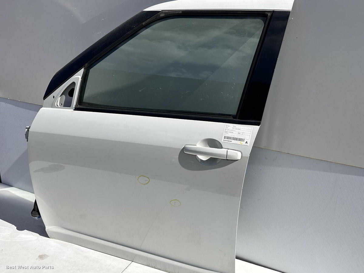 2009 SUZUKI SWIFT Left Front Door