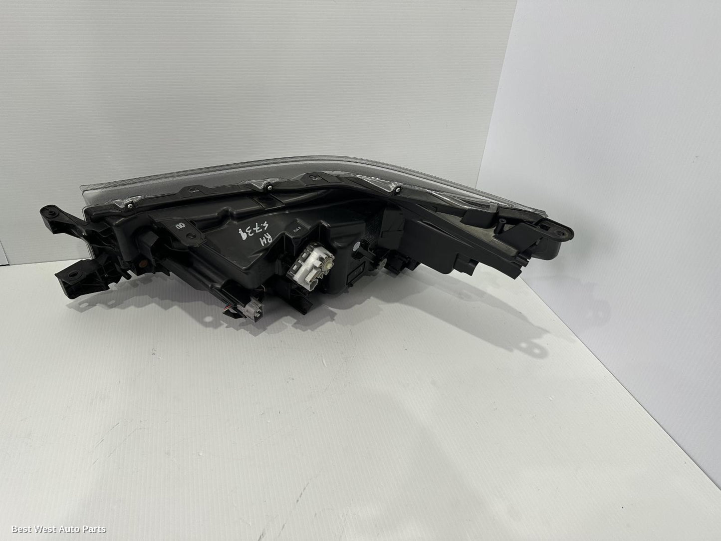 2024 TOYOTA HILUX Right Headlamp