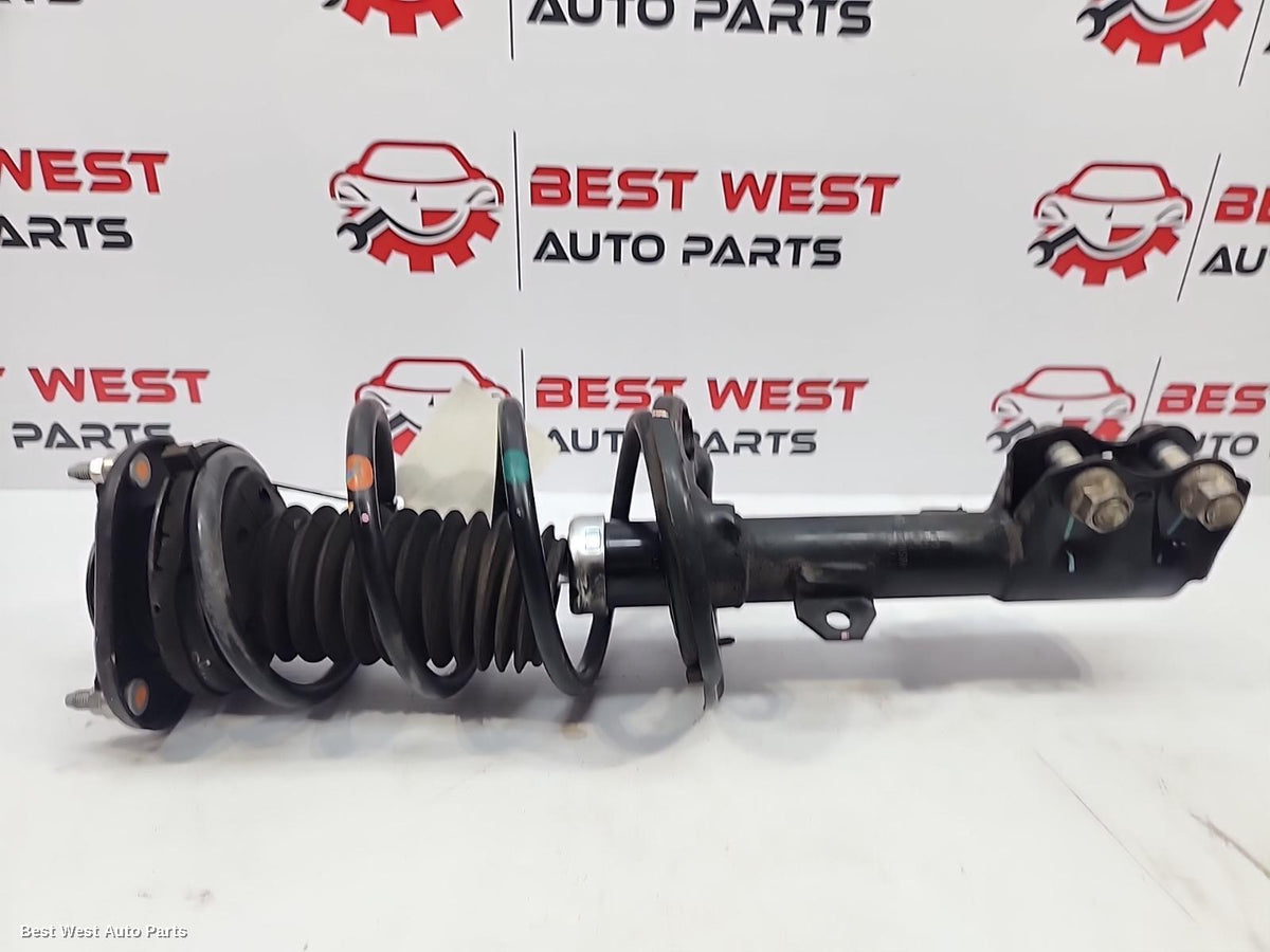2017 TOYOTA COROLLA Right Front Strut