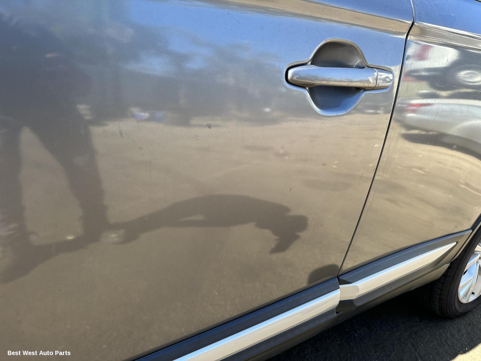 2019 MITSUBISHI OUTLANDER Left Front Door