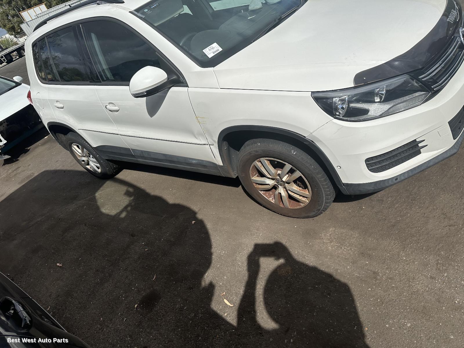2012 VOLKSWAGEN TIGUAN RIGHT_REAR_DOOR_SLIDING