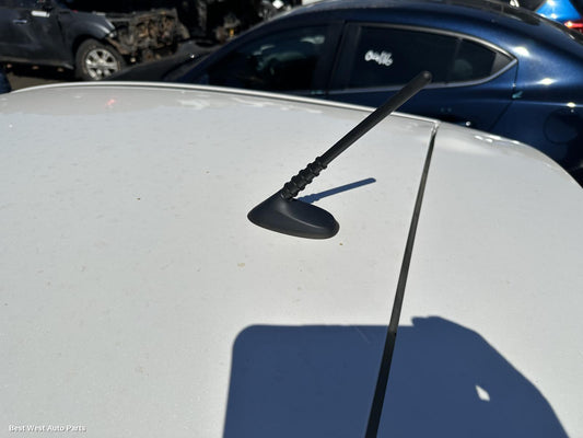 2021 MAZDA 2 Antenna