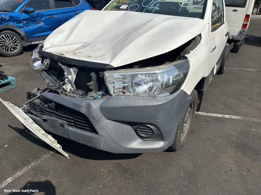 2018 TOYOTA HILUX Right Front Window Reg/Motor