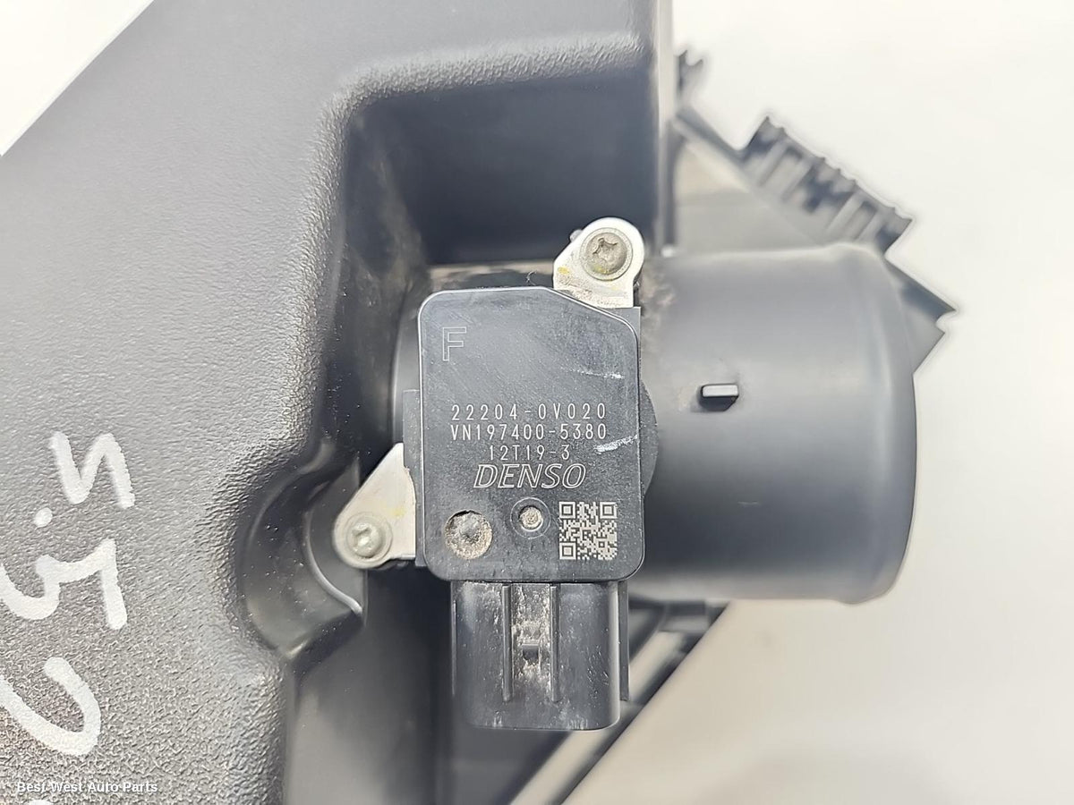 2017 TOYOTA COROLLA Air Cleaner/Box