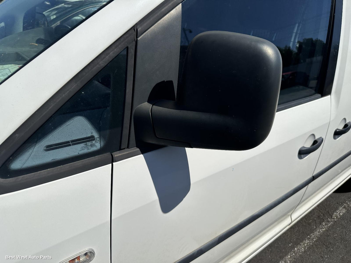 2013 VOLKSWAGEN CADDY Left Front Door