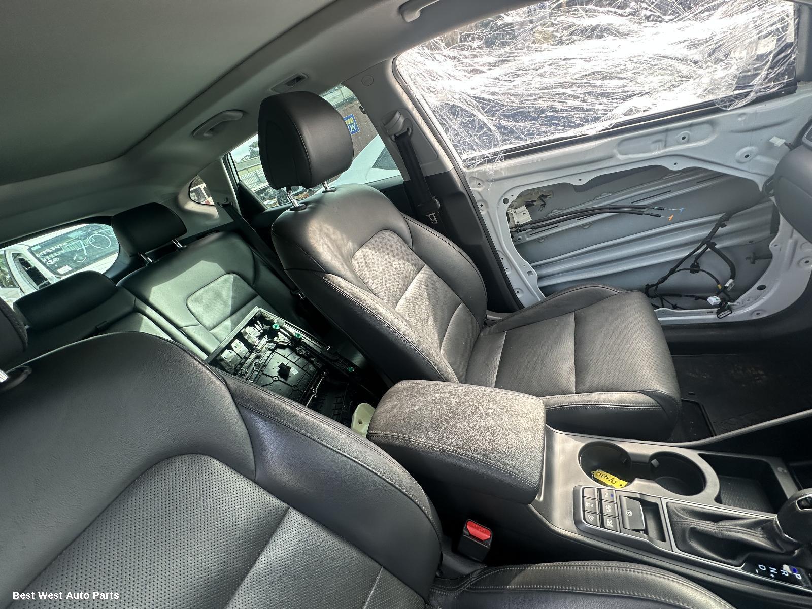 2015 HYUNDAI TUCSON Front Seat