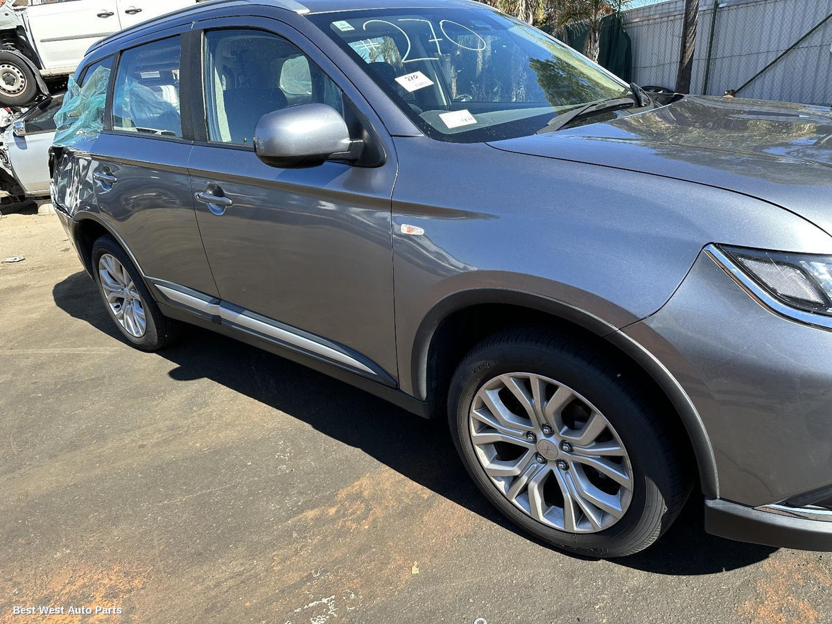 2019 MITSUBISHI OUTLANDER Side Step/Skirt