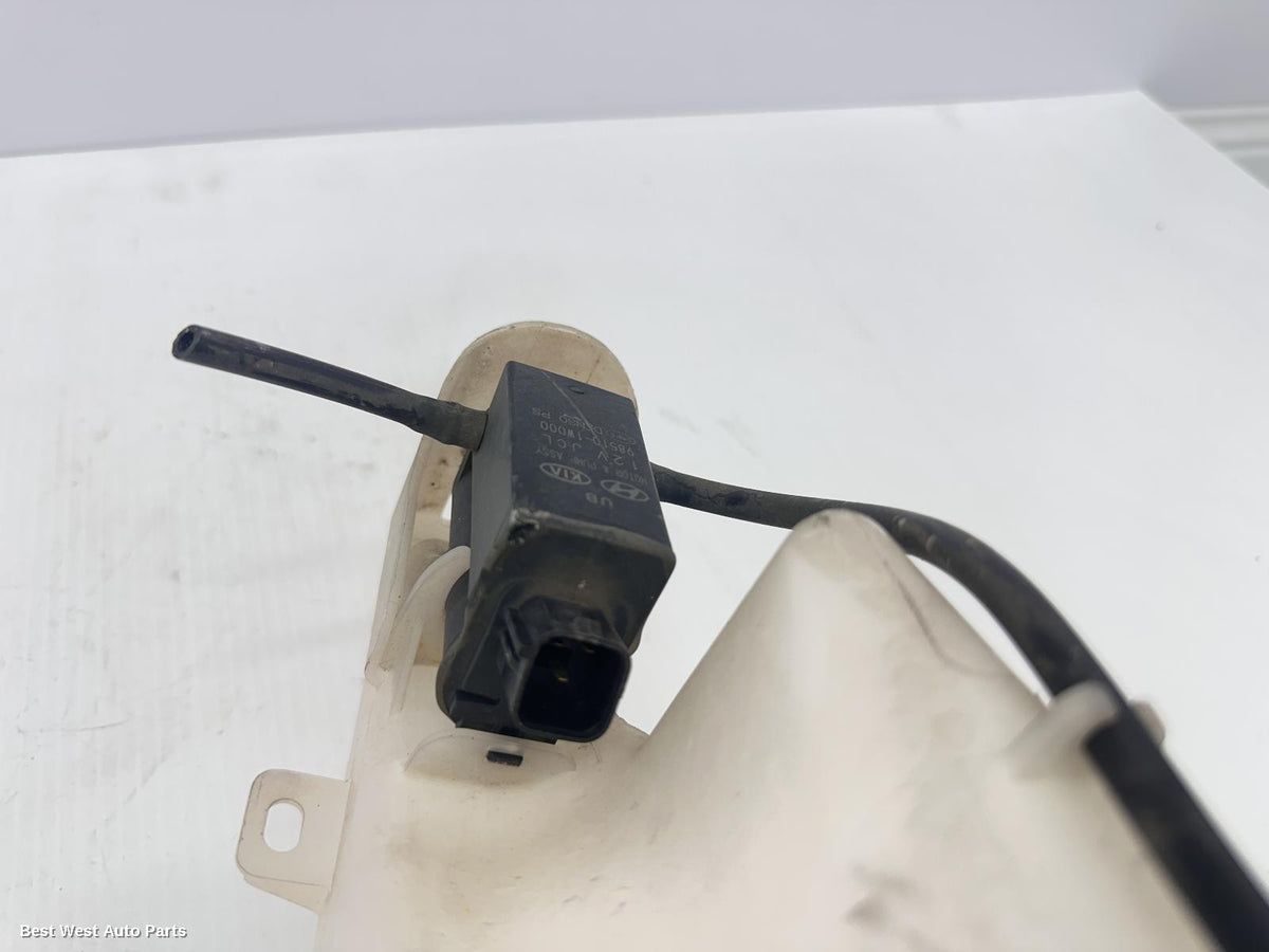 2014 HYUNDAI I20 Washer Bottle