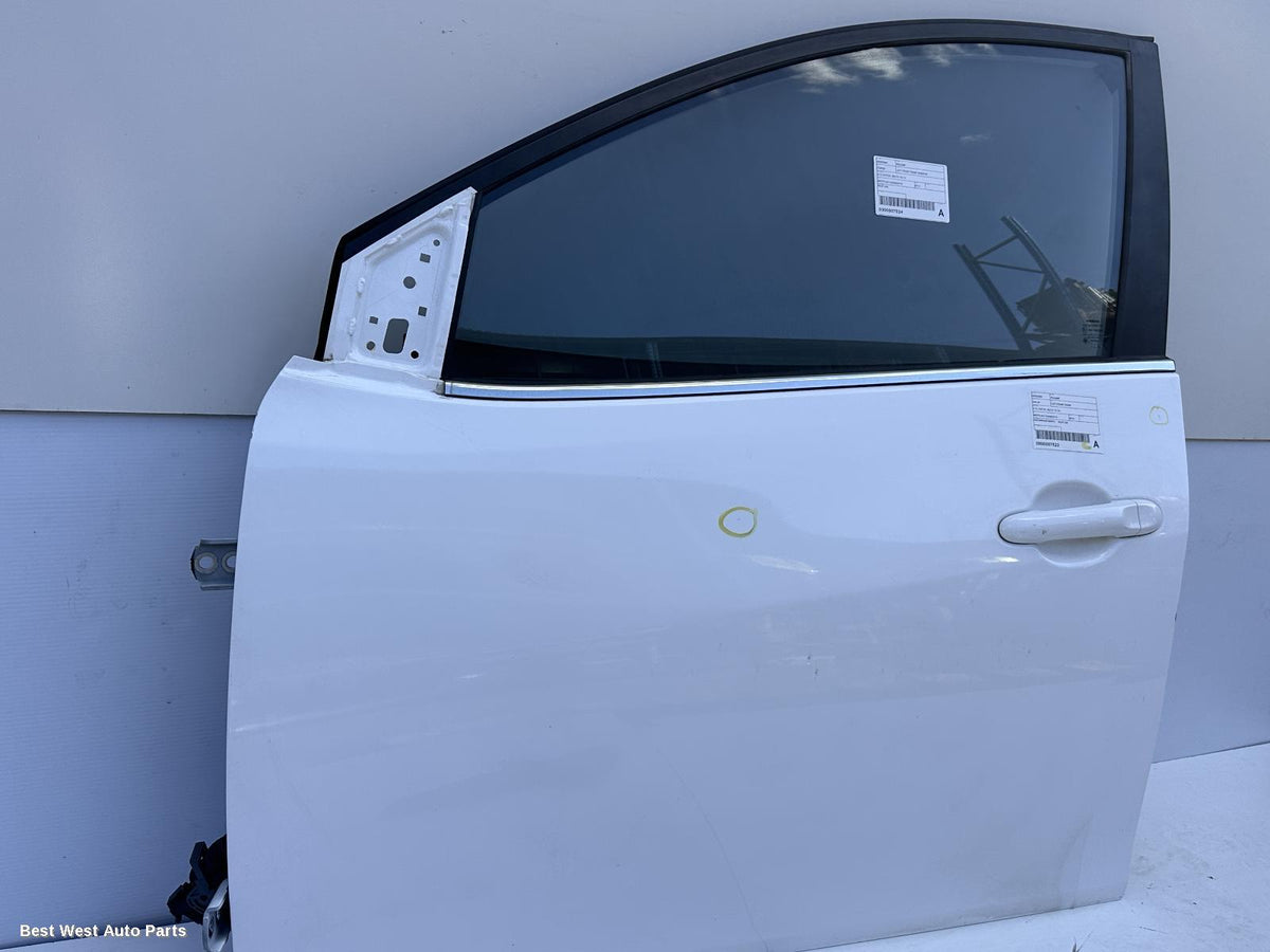 2014 NISSAN PULSAR Left Front Door