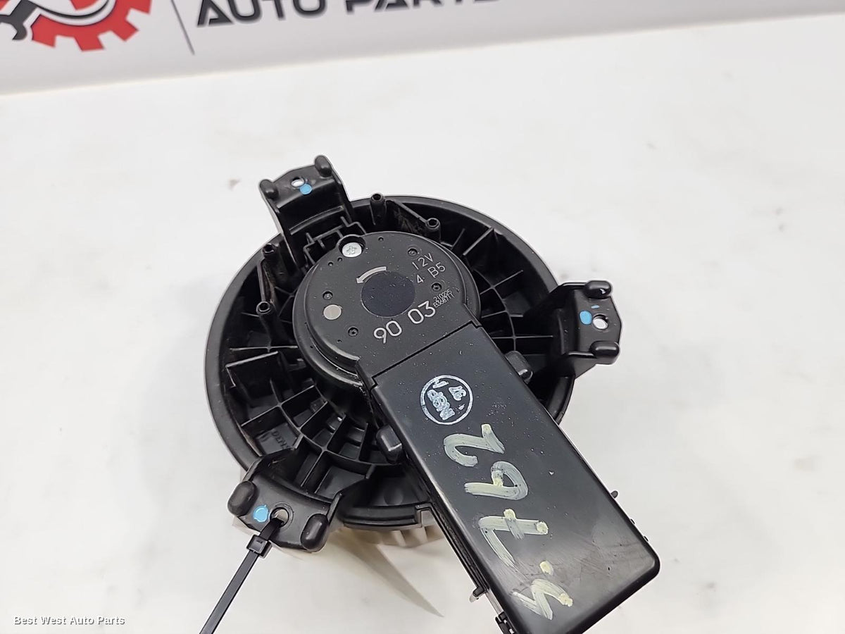 2017 TOYOTA HILUX Heater Fan Motor