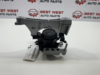 2021 TOYOTA CAMRY Mount