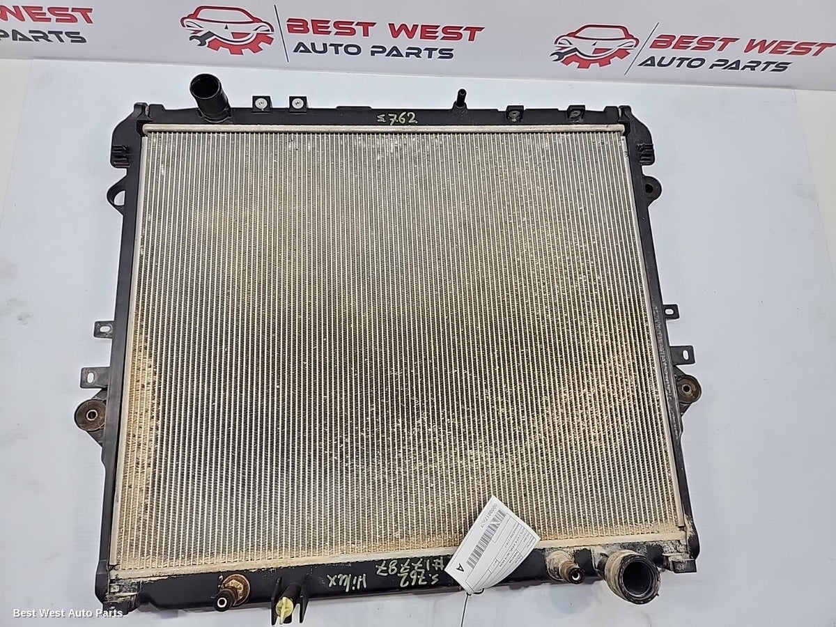 2017 TOYOTA HILUX Radiator