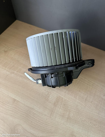 2017 HYUNDAI I30 Heater Fan Motor