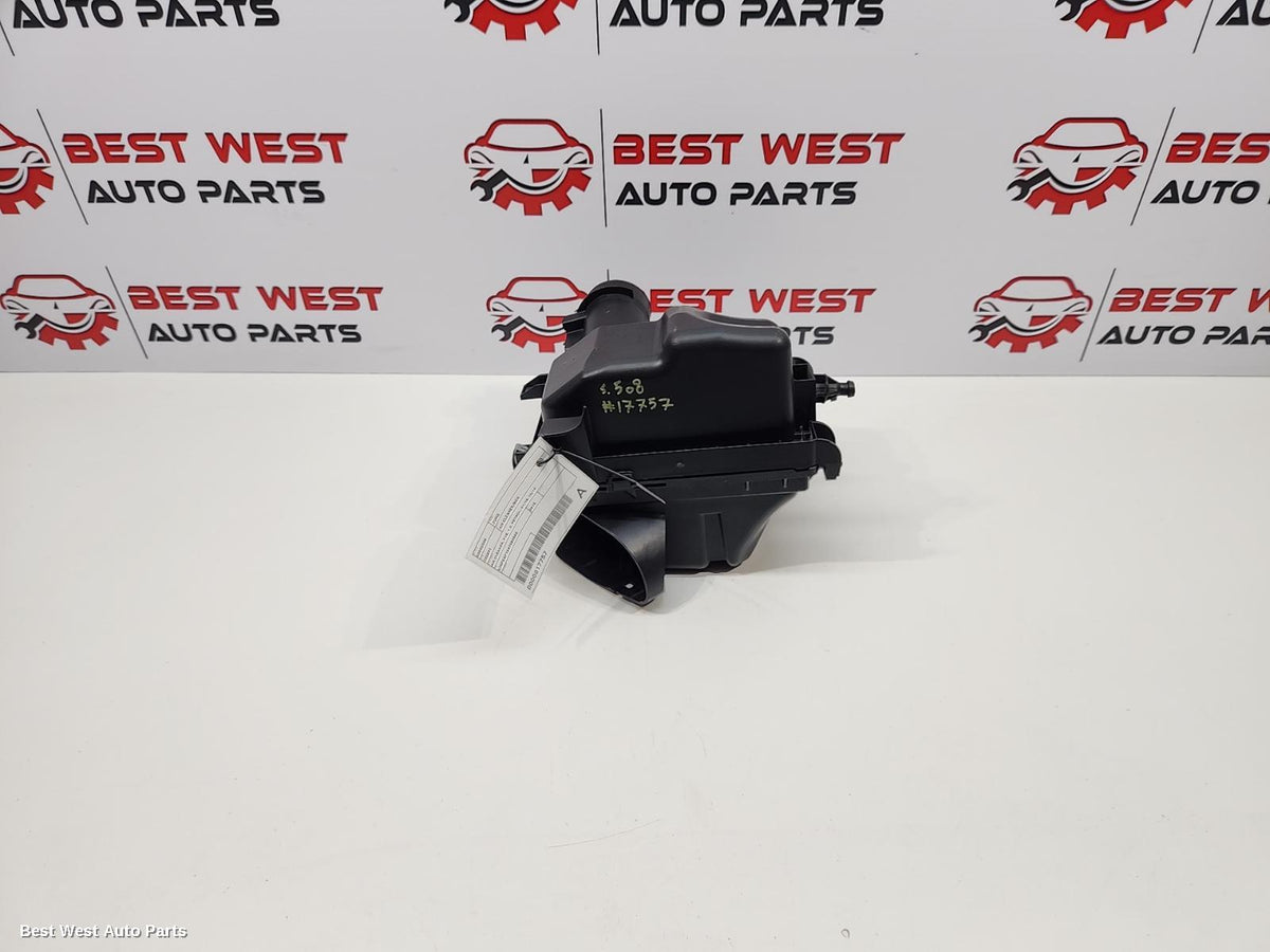 2015 NISSAN JUKE Air Cleaner/Box