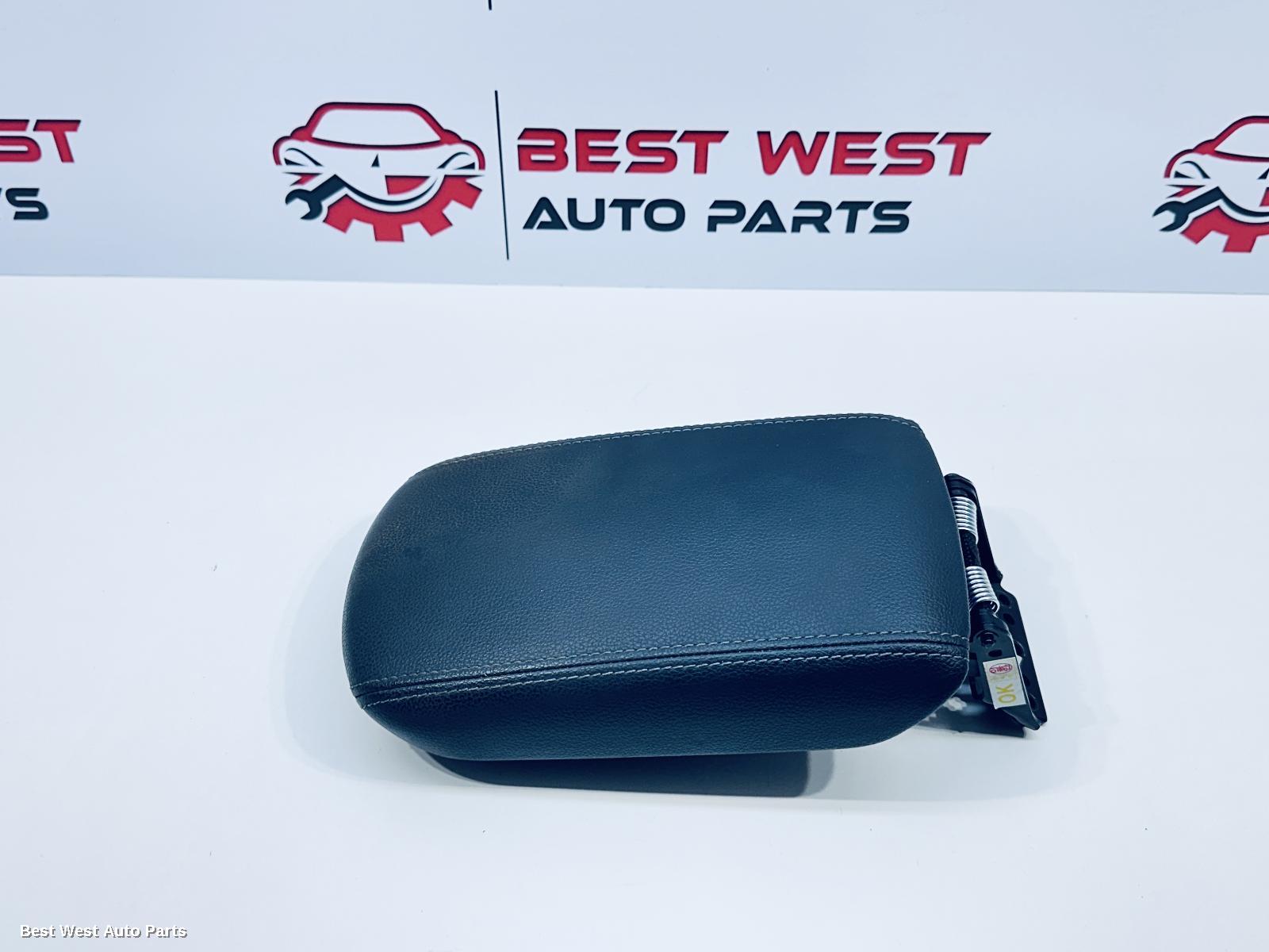 2018 HYUNDAI I30 Console