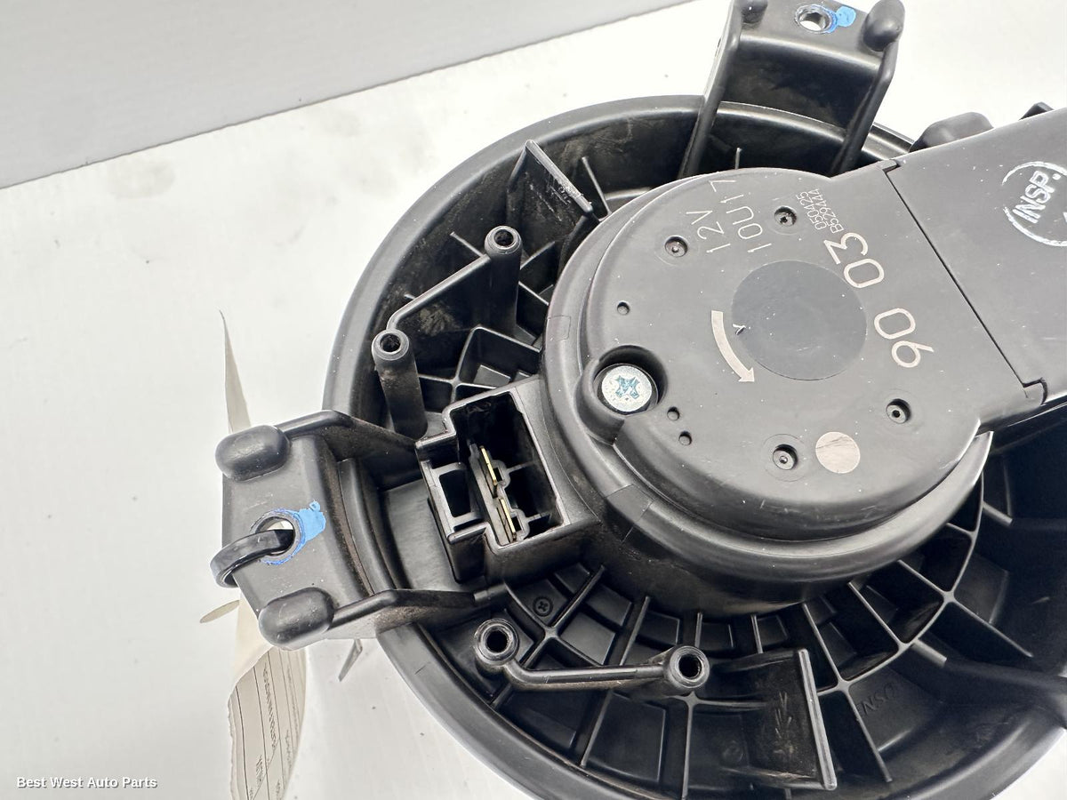 2018 TOYOTA HILUX Heater Fan Motor
