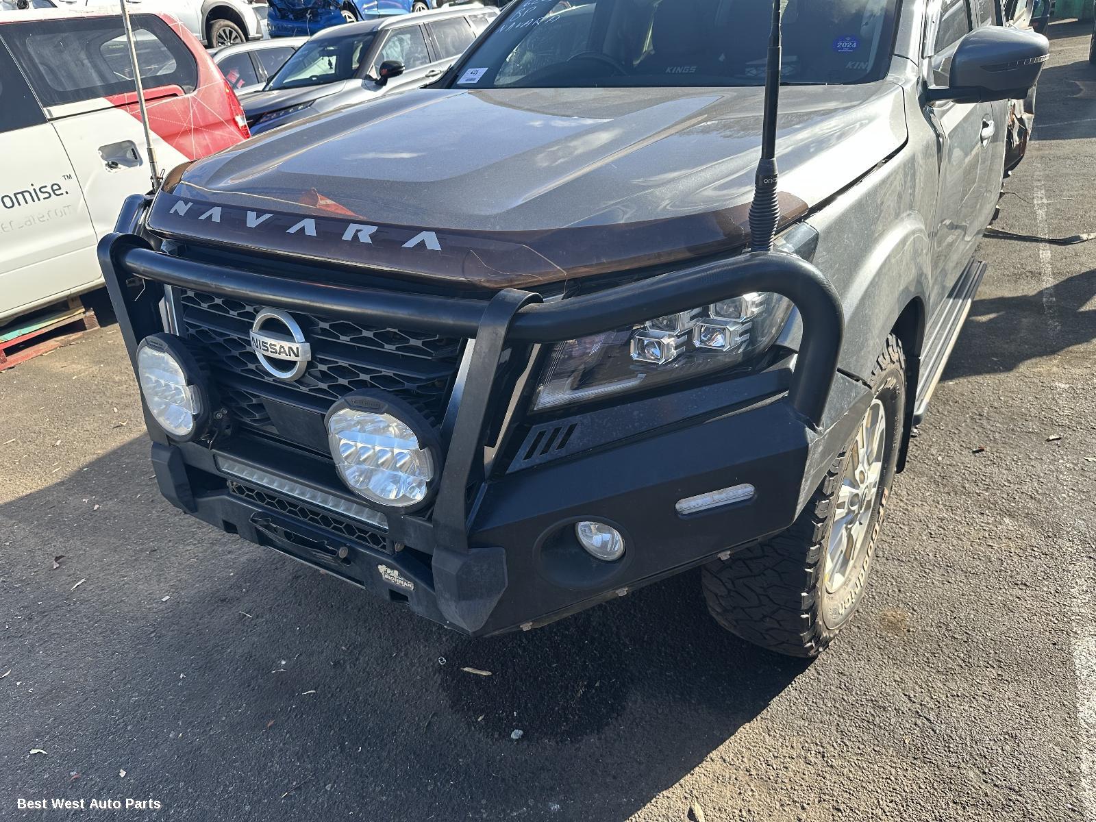 2023 NISSAN NAVARA Console