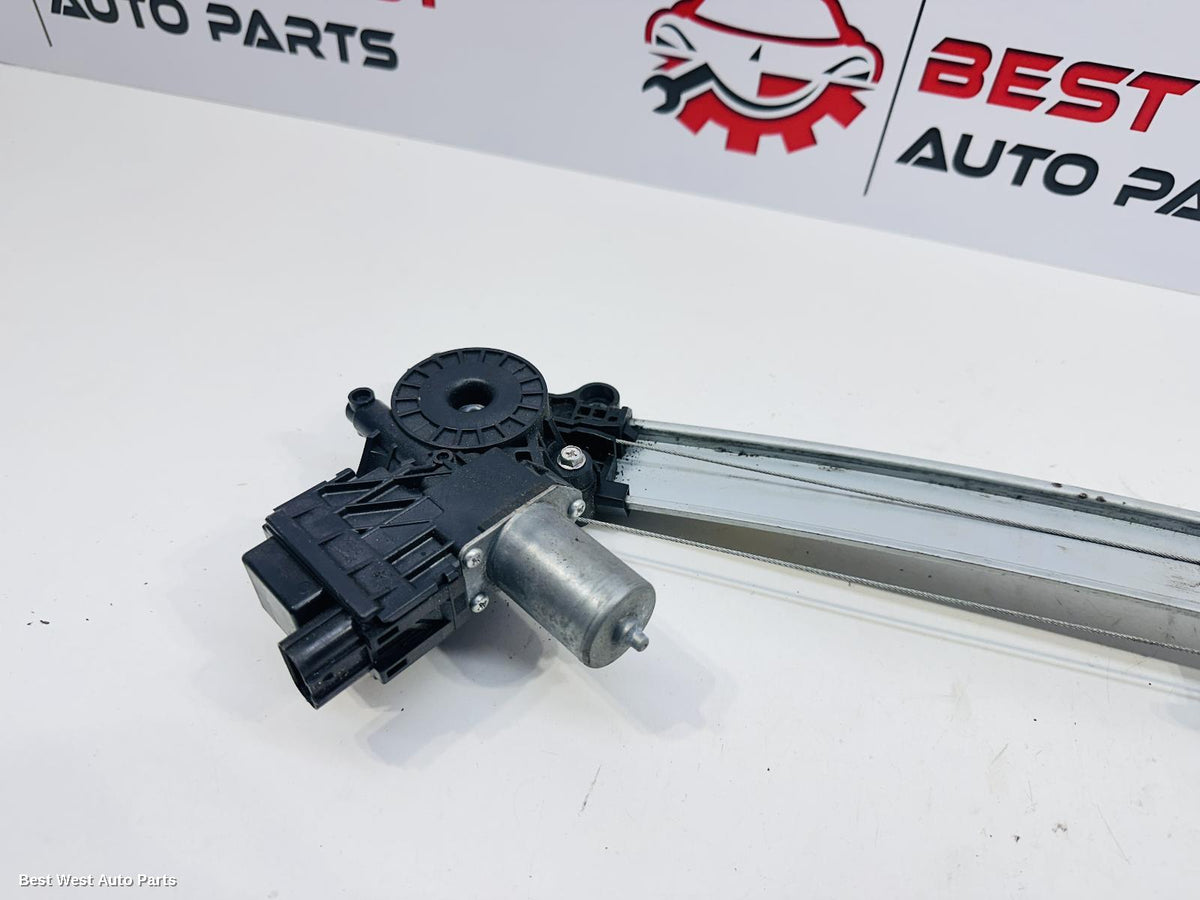 2023 SUBARU OUTBACK Right Front Window Reg/Motor