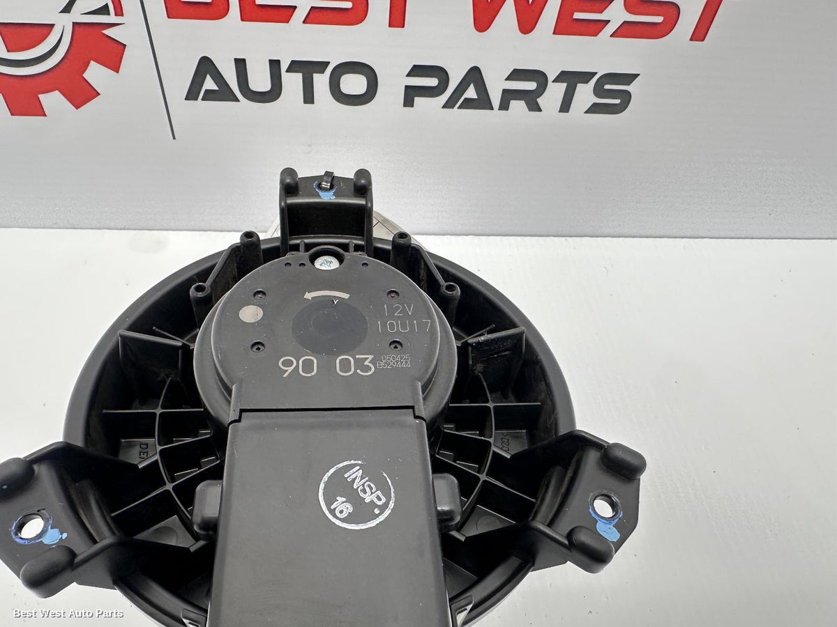2018 TOYOTA HILUX Heater Fan Motor