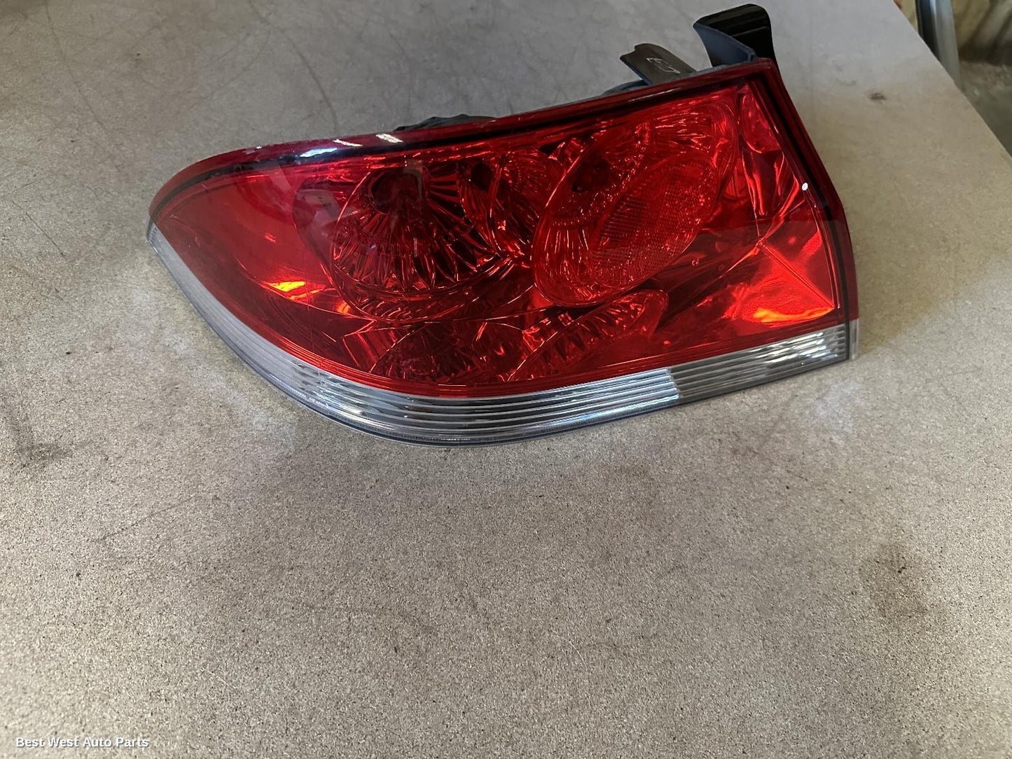 2005 MITSUBISHI LANCER Left Taillight