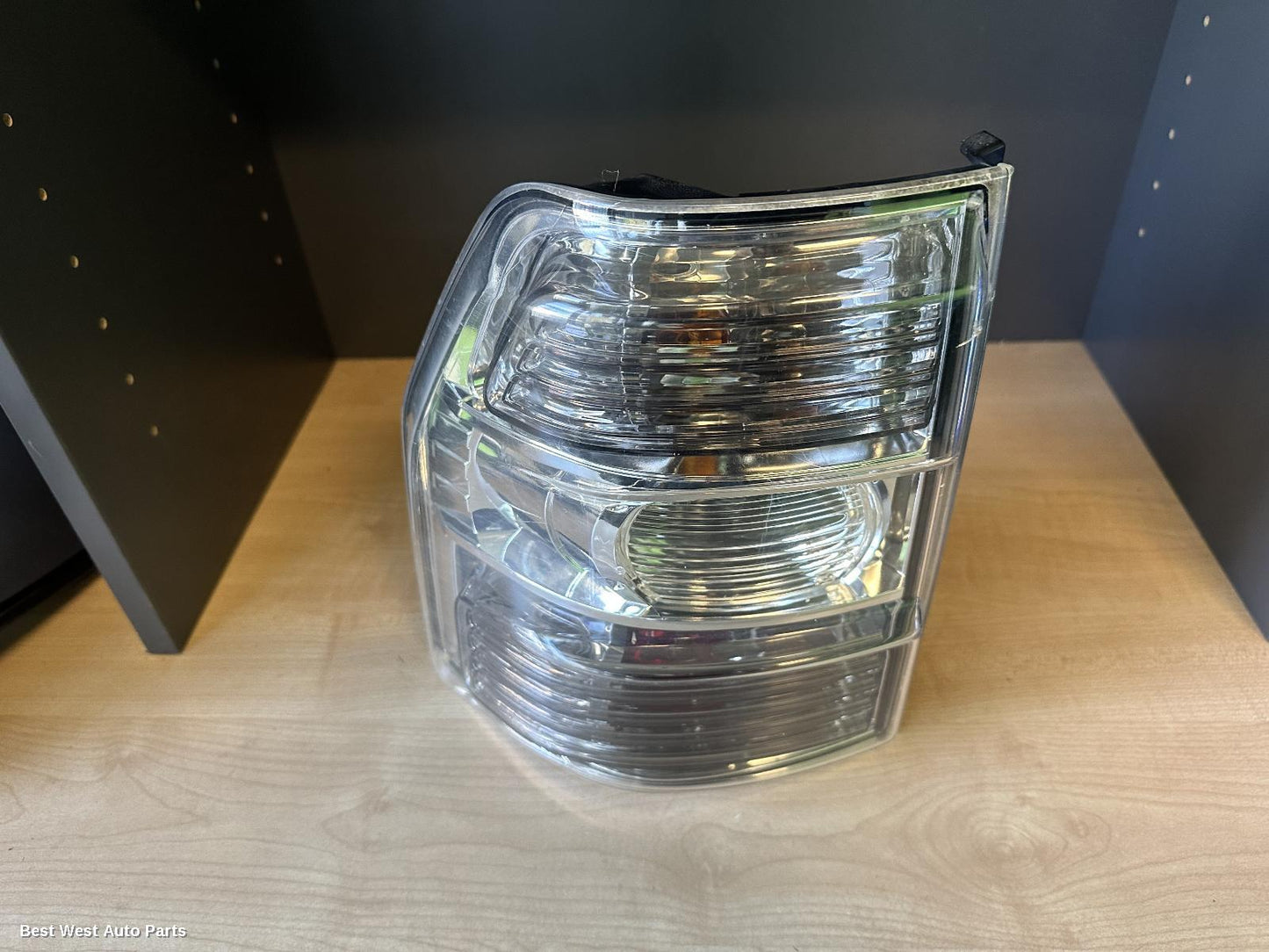 2007 MITSUBISHI PAJERO Left Taillight